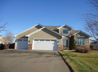 13360 Oakwood Dr, Rogers, MN 55374