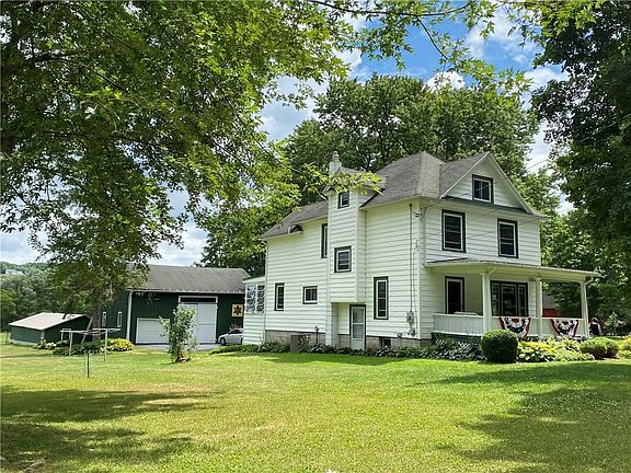5th image of 160 Wyoming St