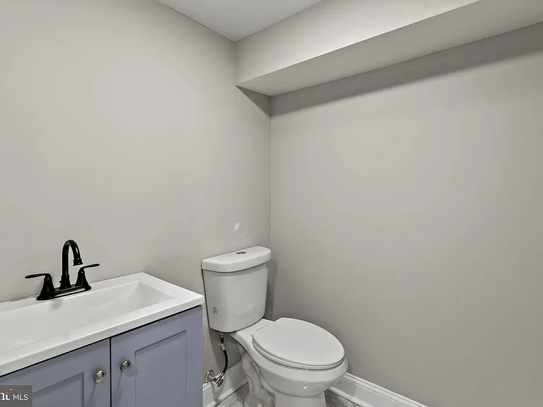 1072 Tremont Dr — Photo 20