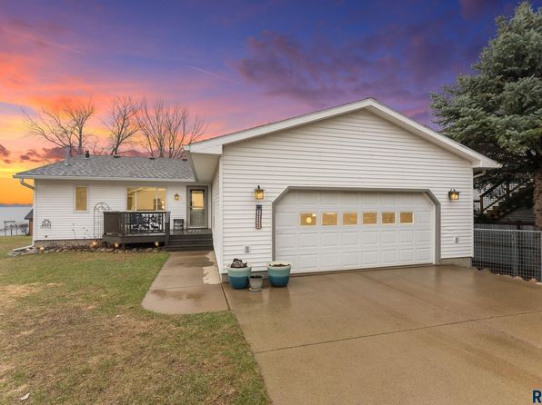 3881 Brant Grove Dr, Brant Lake, SD 57016