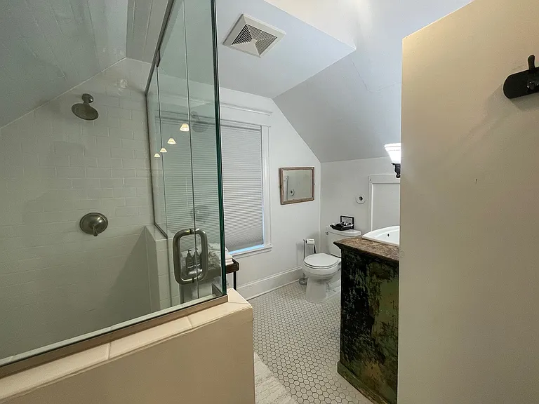 4453 York Ave S — Photo 13