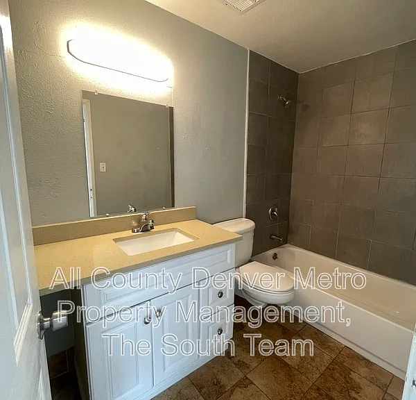 1590 Clinton St #206 — Photo 5