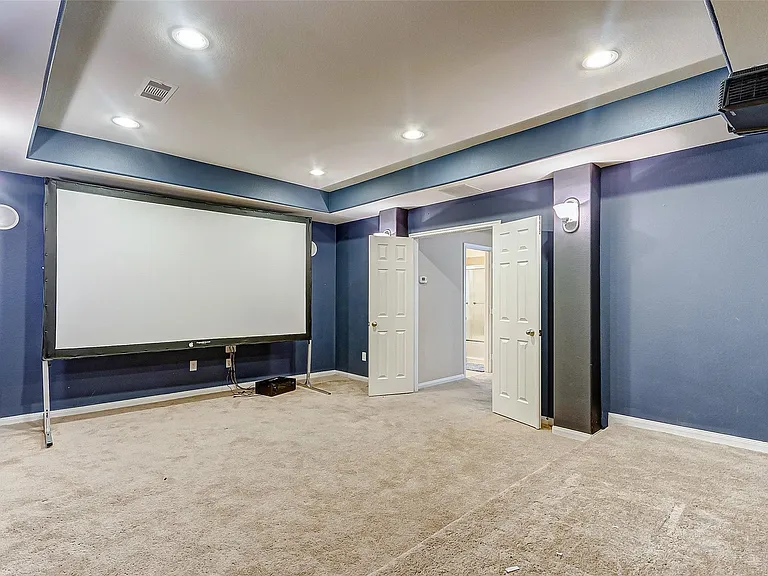 9419 Sparrow Creek Ct — Photo 8