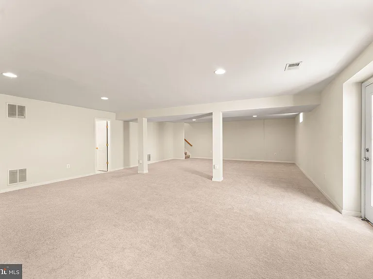 8309 Double Eagle St — Photo 56