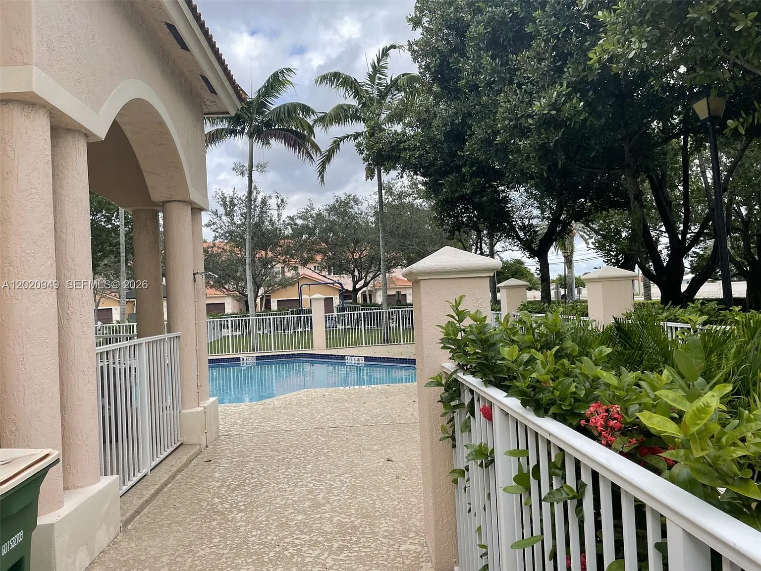 2 bed, 1214 sqft, $2,400 — Photo 4