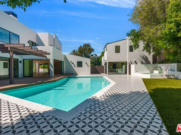 382 Aderno Way, Pacific Palisades, CA 90272