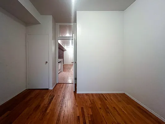 Rented by Isaac Silberstein, LREB | media 6