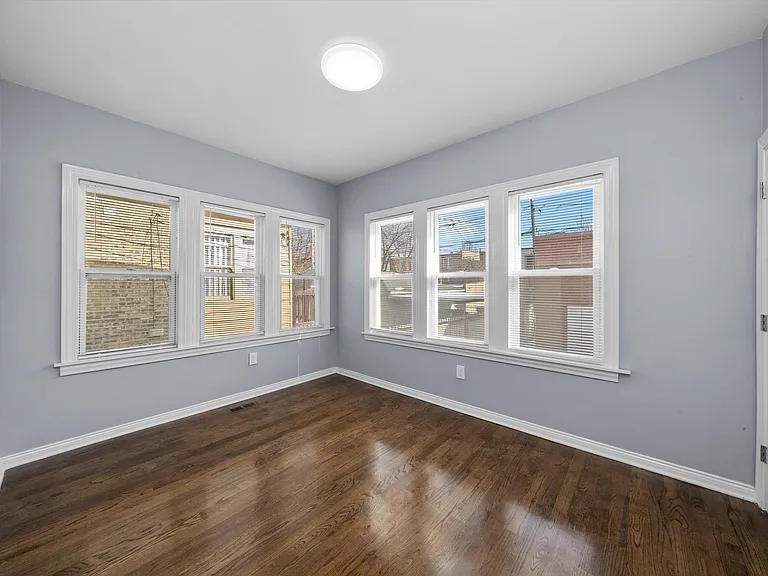 6621 S California Ave — Photo 9