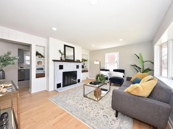 4618 North Wilson DRIVE, Whitefish Bay, WI 53211