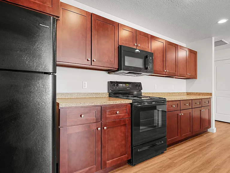 Logan Gateway Apartments — Photo 16