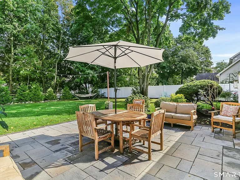 118 Lloyd Dr — Photo 1