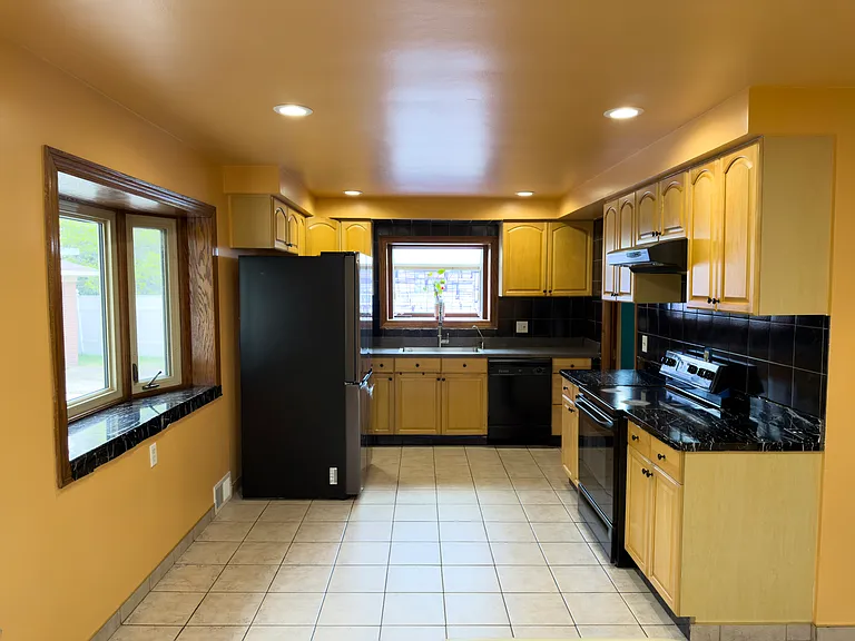21233 Fairview Dr — Photo 8