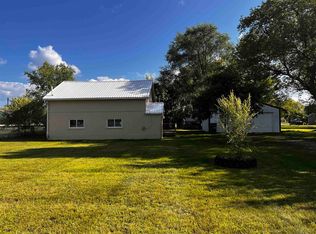 436 E Grout St, Gladwin, MI 48624