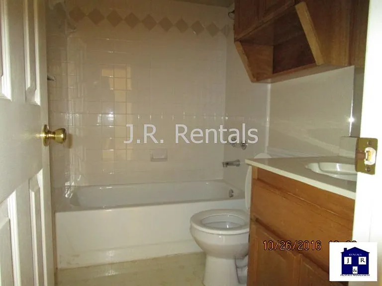 1506 Creek St — Photo 33