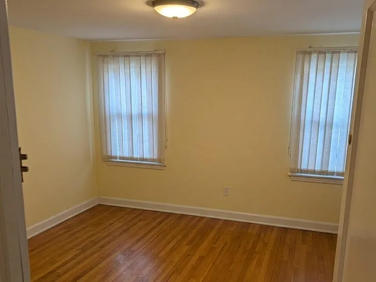239 New York Ave — Photo 9