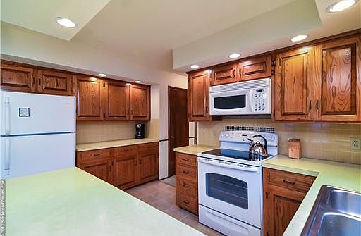 2nd image of 10 Basore Dr