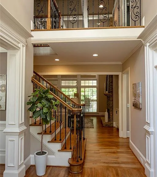 1405 Edenham Ln — Photo 2