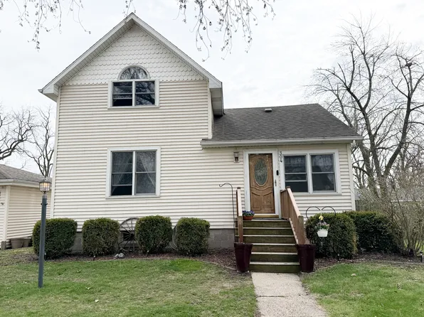 304 N Maple St, Grant Park, IL 60940