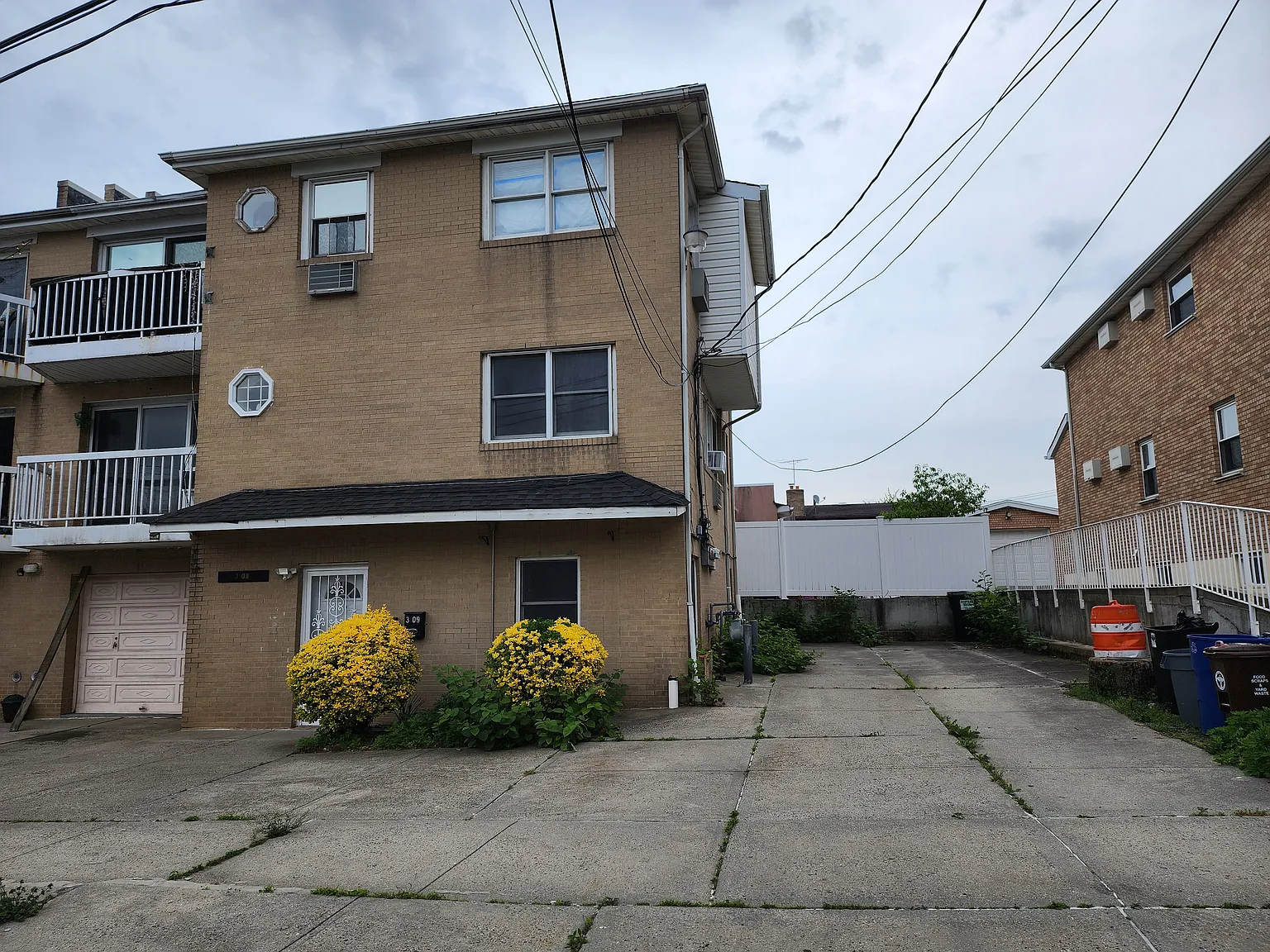 2 bed, 1.5 bath, 1200 sqft, $3,100 — Photo 4