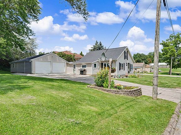 3rd image of 403 5th St