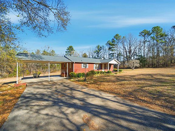 2nd image of 555 Bishop Rd