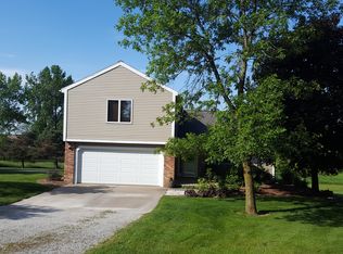 214 Elm Cir, Eureka, IL