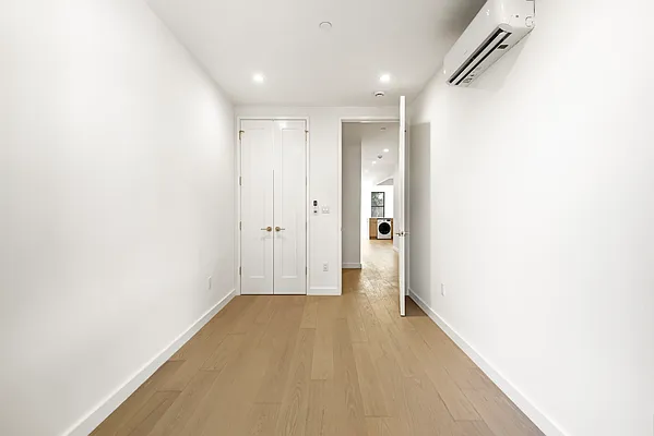 Rented by REAL New York | media 52