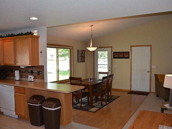 5th image of 4382 Mariah Dr N