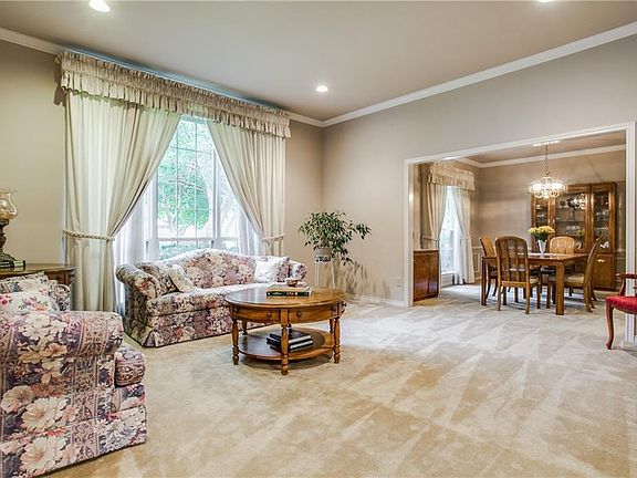 4th image of 4014 Villa Grove Dr