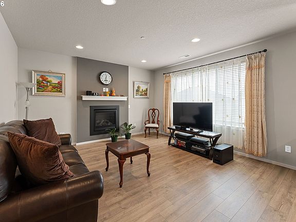 4th image of 9465 N Alder St