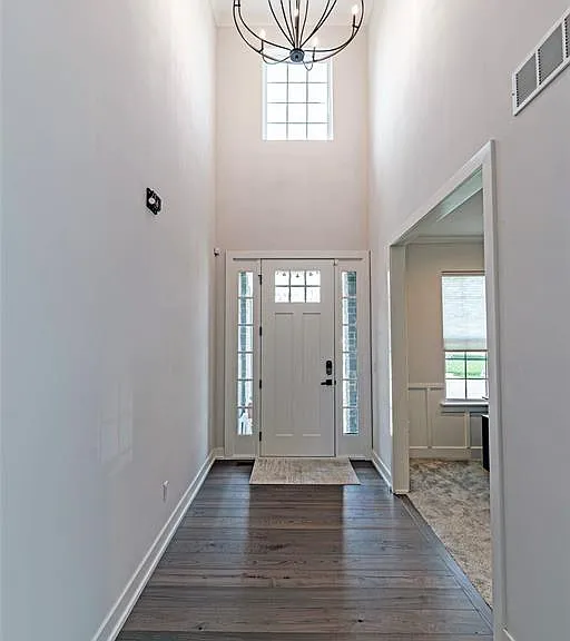 375 Amelia Cir — Photo 9