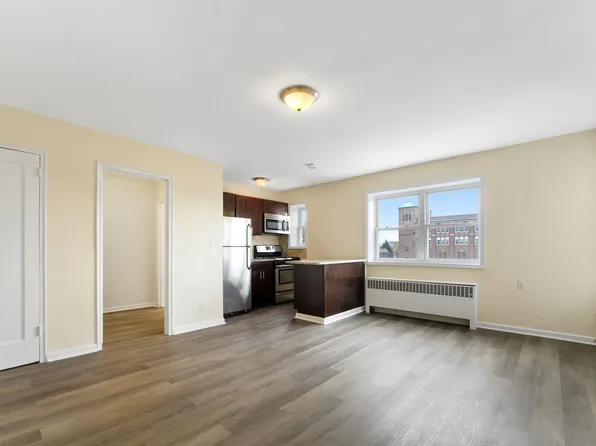 210 Woodcliff Avenue image 3 of 14