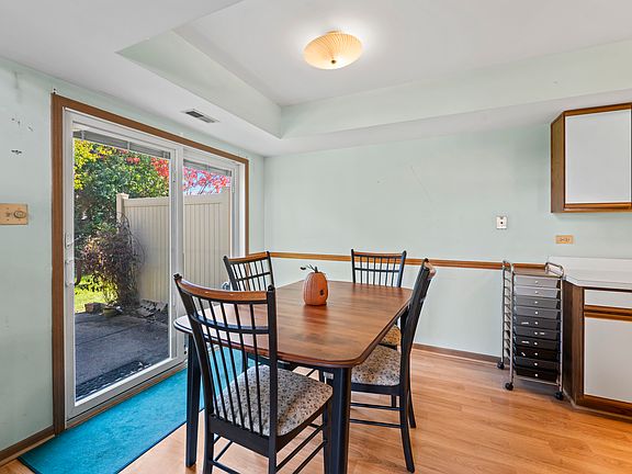 5th image of 9298 Meadowview Dr
