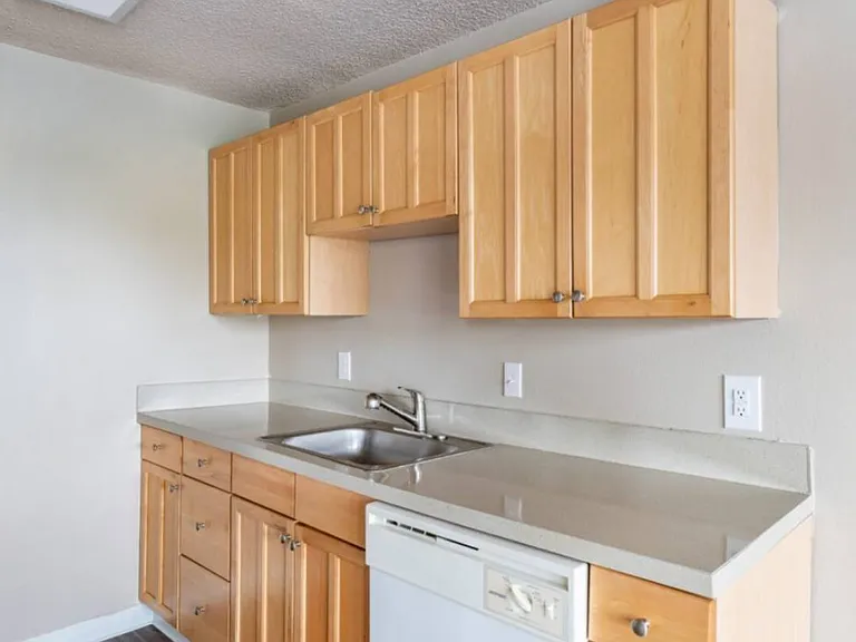 COURTYARD APTS-MUKILTEO — Photo 34