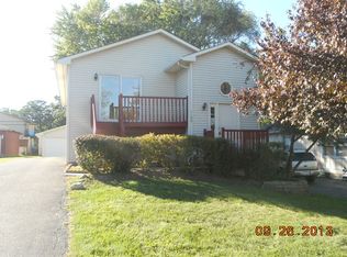 1102 Barberry Ln, Round Lake Beach, IL 60073