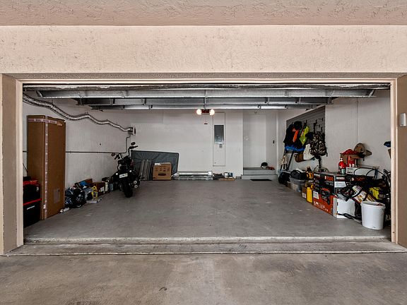 5th image of 836 SE 20TH Avenue SE