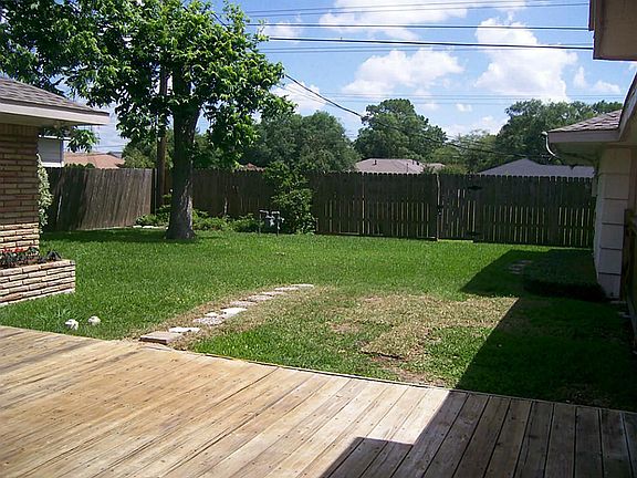 No back yard neighbors.