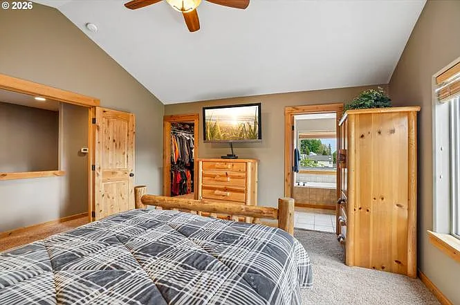 286 SE Condor Dr — Photo 9