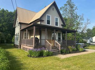 8 Main Street, Raymond, NH 03077-2204