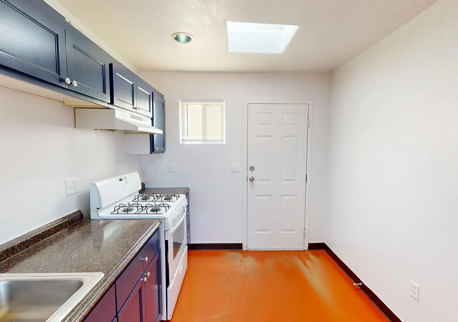 -Best Natural Light in ABQ - Updated & Loaded 2 Bed Apts in Ridgecrest — Photo 2