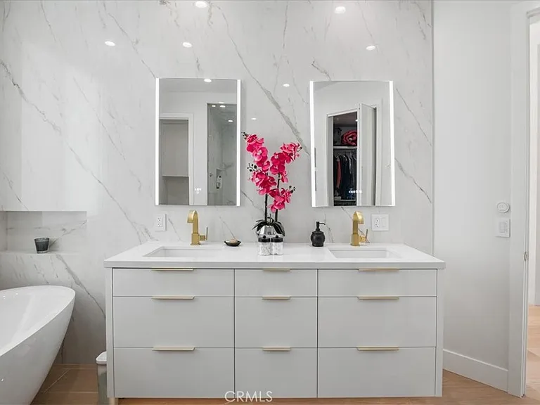 1515 Tahiti Ave — Photo 27