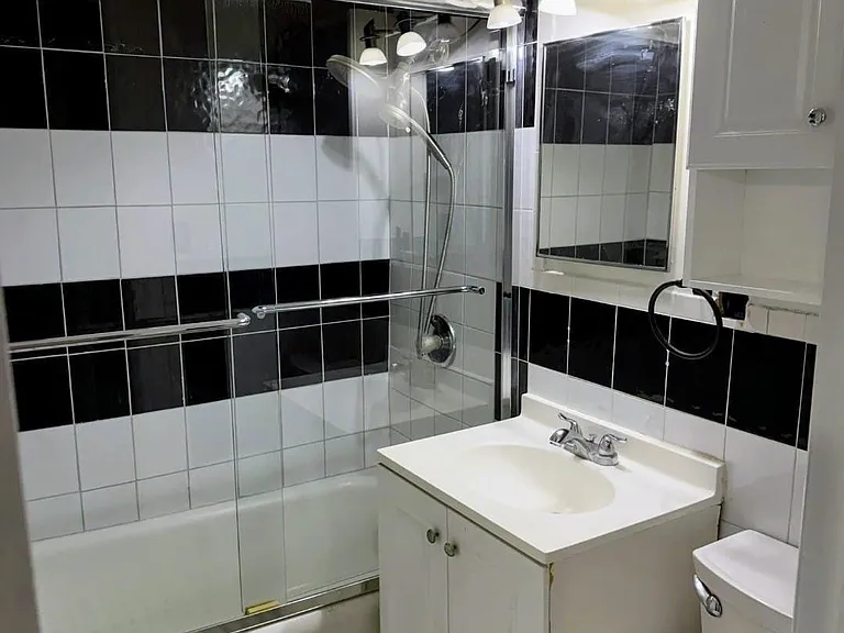 361 Fairview Ave #1F — Photo 8