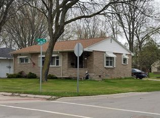 4100 N Shore Dr, Menominee, MI 49858