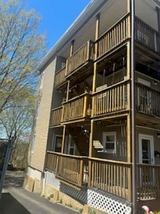 2 bed, 800 sqft, $1,500 — Photo 2