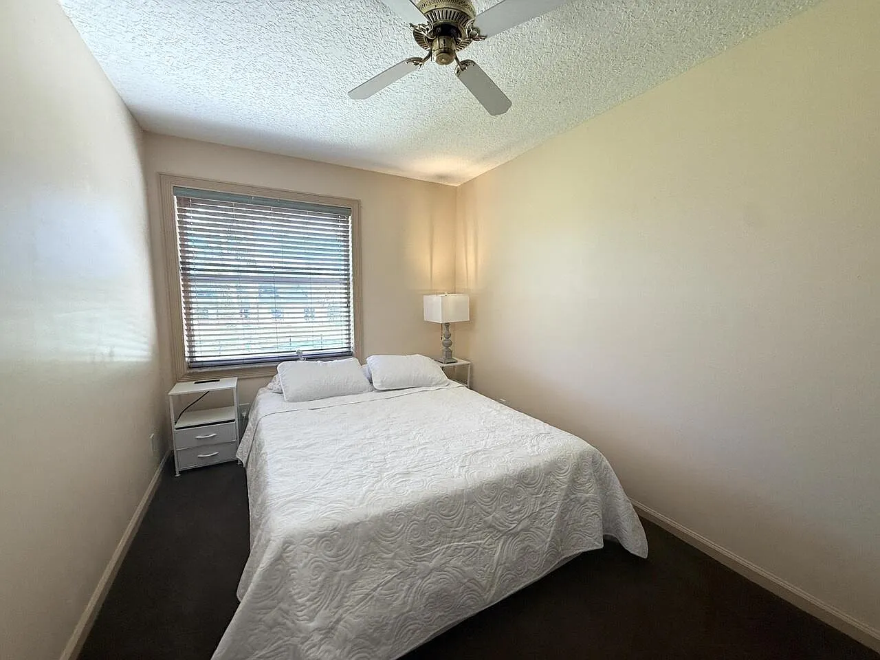 3 bed, 2.5 bath, 1328 sqft, $3,100 — Photo 2