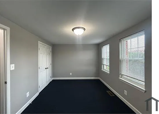 1214 E Madison St — Photo 5