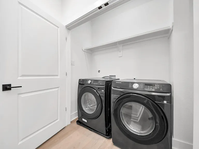 5630 Dolores St — Photo 30