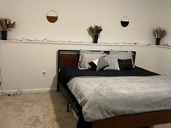 2nd image of 224 Dawn Ln