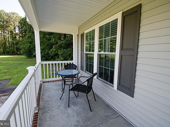 3rd image of 21869 Albie Rd