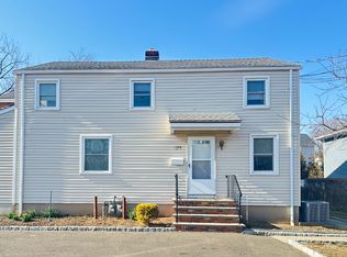 1224 Hope St #3, Stamford, CT 06907